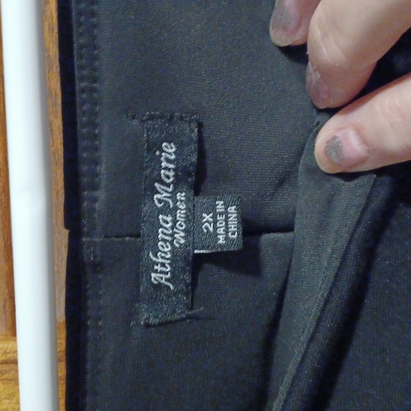 Black capris - Picture 4 of 6